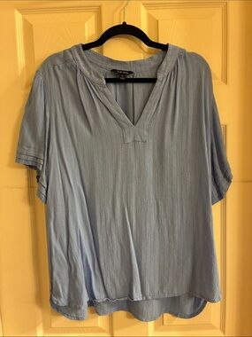 Well Worn Light Blue V-Neck Short Sleeve Blouse